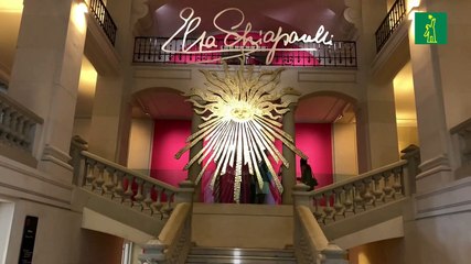 Homenaje a la diseñadora de moda Elsa Schiaparelli con su exposición en París