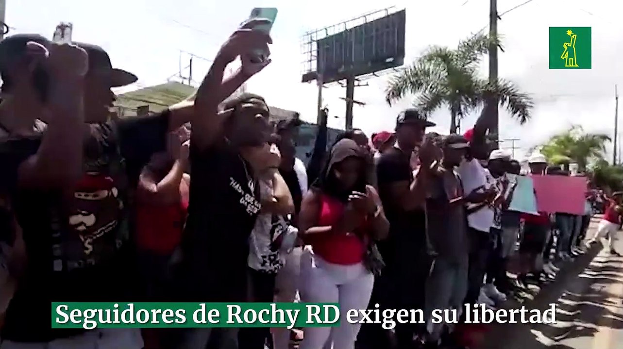 Seguidores de Rochy RD exigen su libertad