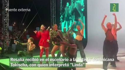 Rosalía recibió en el escenario a la artista dominicana Tokischa, con quien interpretó "Linda".