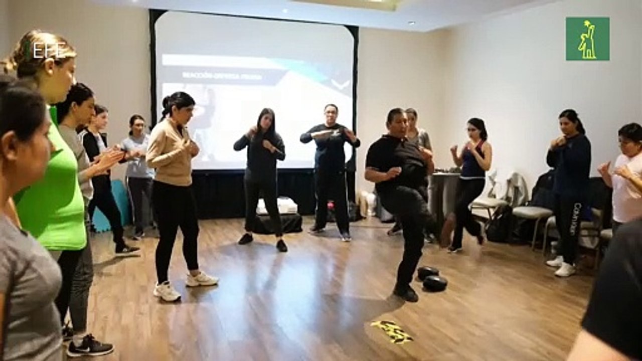 Mujeres aprenden defensa personal con cursos de Iberdrola México