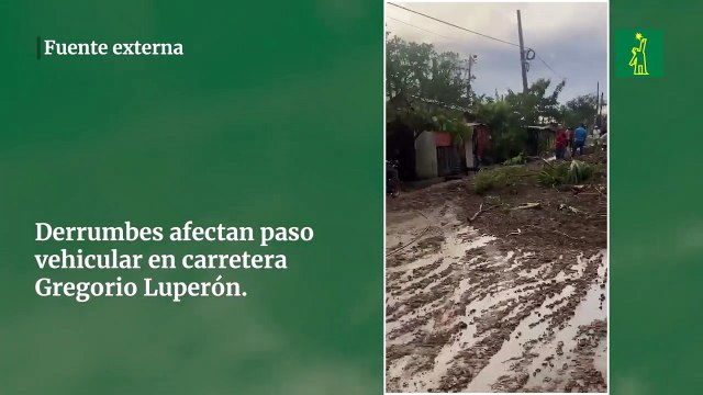 Derrumbes afectan paso vehicular en carretera Gregorio Luperón