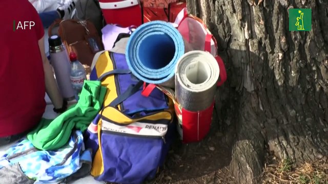 Fans de BTS acampan a la espera de presentación de Jin en Buenos Aires