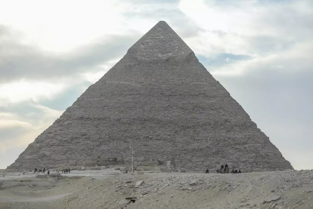 Mısır’ın cazibe merkezi: Giza Piramitleri