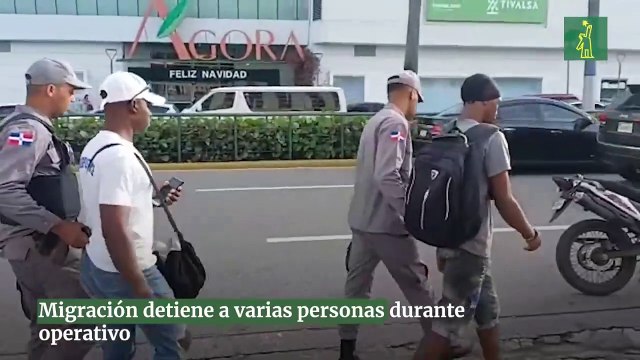 Migración detiene a varias personas durante operativo