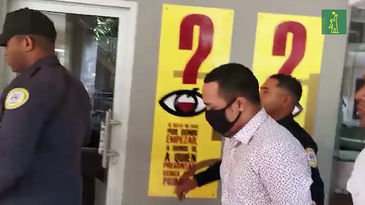 Dictan prisión preventiva por tres meses a acusado de estafar a personas en Santiago con promesas de trabajos en Estados Unidos