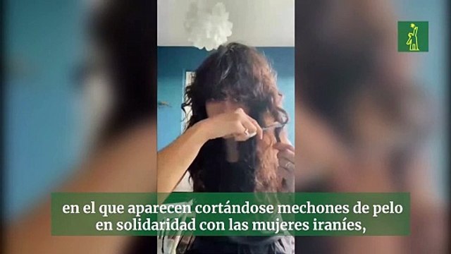 Artistas francesas se cortan el pelo en solidaridad con las mujeres iraníes