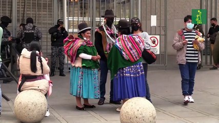 Un "castigo" que indigna a las mujeres indígenas aimaras en Bolivia