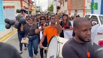 Con marcha maestros que aprobaron concurso reclaman nombramientos en Moca