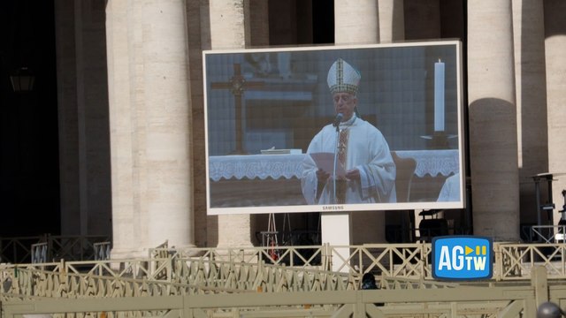 Bergoglio, Fisichella al giubileo dei diaconi: «Sentiamo Papa Francesco vicino a noi»