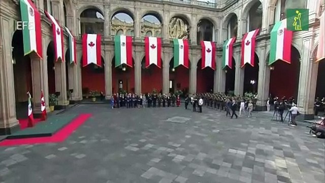 Miles de trabajadores públicos protestan en Caracas para exigir aumentos salariales