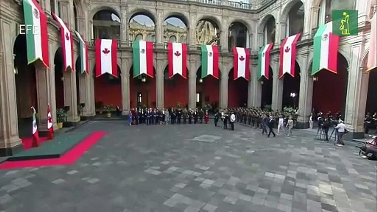 Miles de trabajadores públicos protestan en Caracas para exigir aumentos salariales