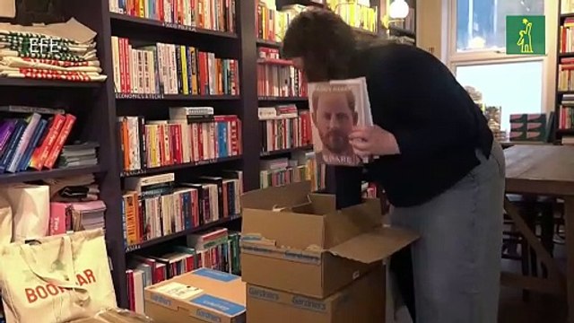 Las memorias del príncipe Enrique inundan las librerías del Reino Unido