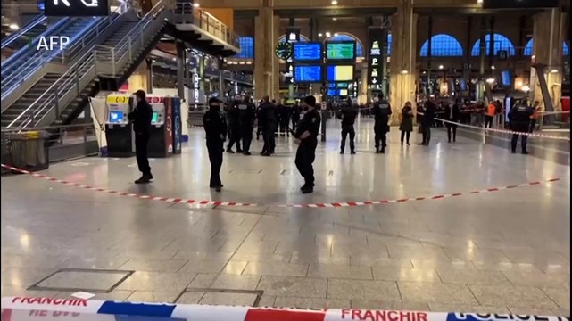 Varios heridos con arma blanca en estación de trenes de París