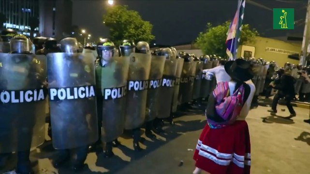 Siguen protestas en Perú con enfrentamientos que dejan decenas de muertos
