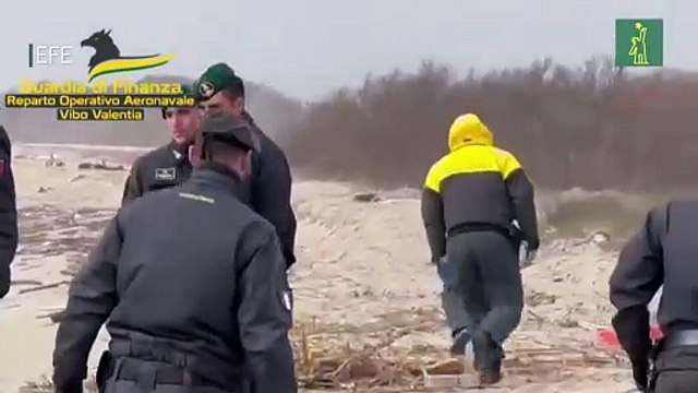 Elevan a 60 muertos y 80 supervivientes las víctimas por naufragio en Italia