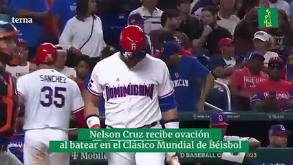 Nelson Cruz recibe ovación al batear en el Clásico Mundial de Béisbol