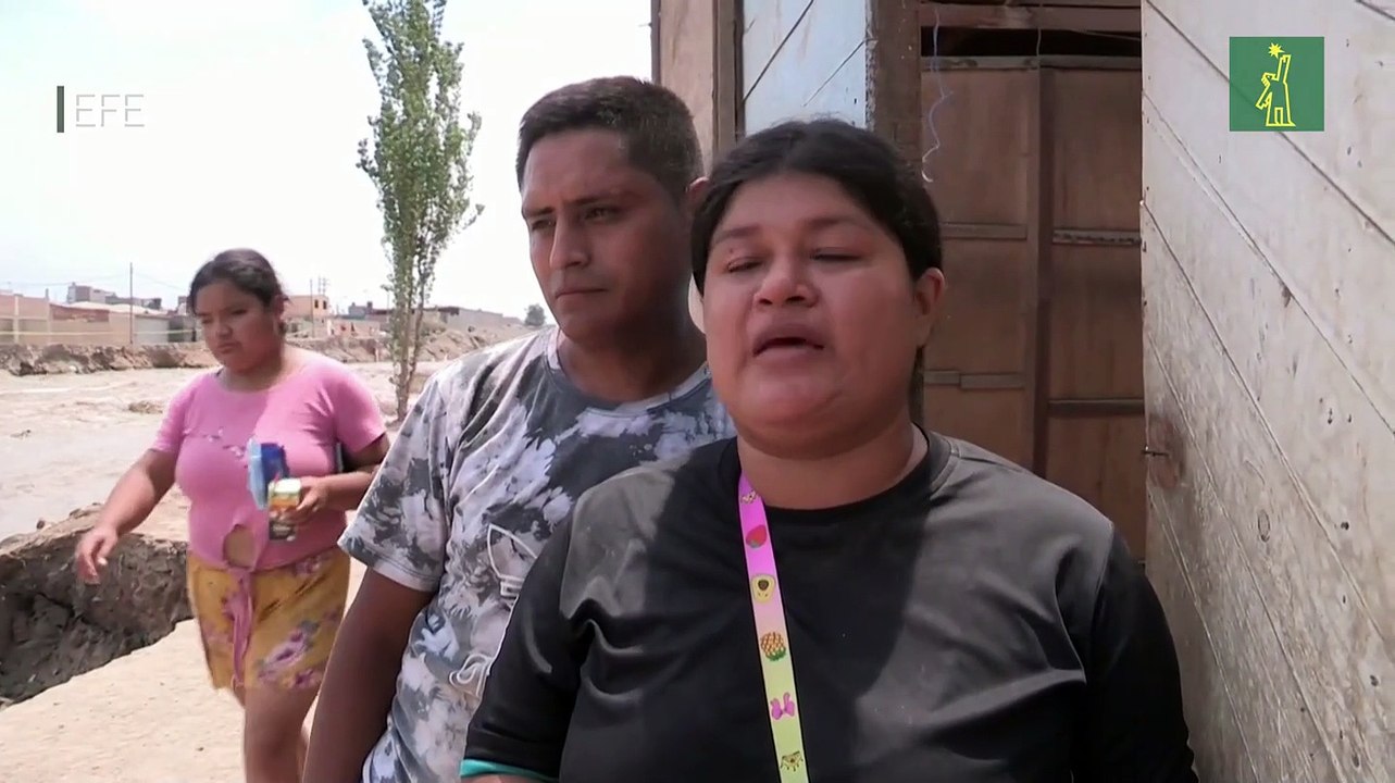Damnificados por lluvias en Lima piden no ser tratados como "animalitos"