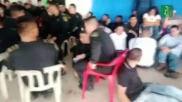Indígenas y campesinos retienen a 78 policías en Colombia
