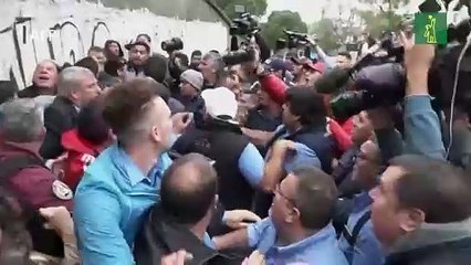 Agreden a ministro de Seguridad en protesta de choferes de autobús en Argentina
