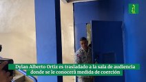 Dylan Alberto Ortiz es trasladado a la sala de audiencia donde se le conocerá medida de coerción