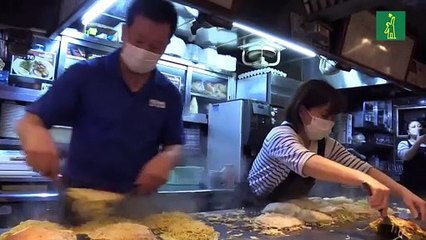 El okonomiyaki, la tortilla japonesa que salvó a Hiroshima tras la bomba