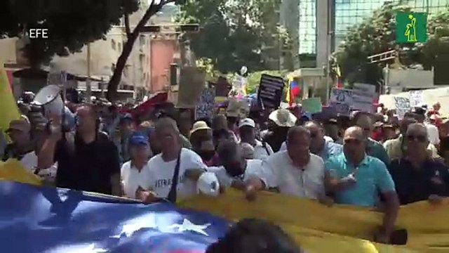 Trabajadores protestan para exigir mejores condiciones laborales en Venezuela
