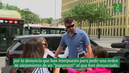 Piqué y Clara Chía piden una orden de alejamiento de un “paparazzi”