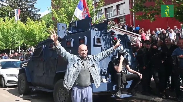 La fuerza de la OTAN en Kosovo usa gas lacrimógeno para dispersar a manifestantes serbios