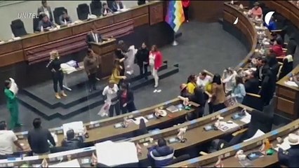 Congresistas bolivianas se agreden a golpes en medio de sesión parlamentaria
