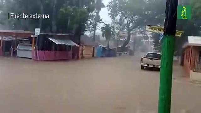 Ventarrón y lluvias causan algunos daños en Valverde