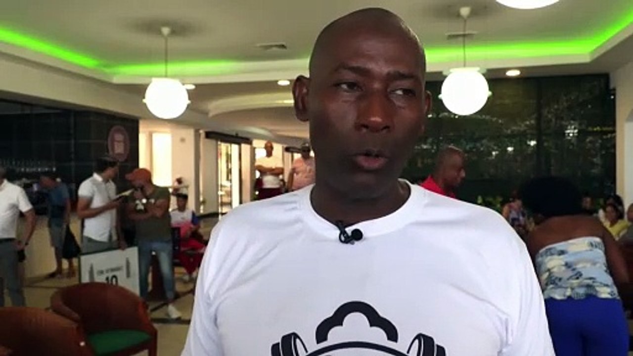 Exfutbolista cubano Erick Hernández impone nuevo récord mundial de dominio del balón sentado