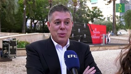 Hannibal Laguna revela "El secreto del glamour" por sus 35 años como diseñador