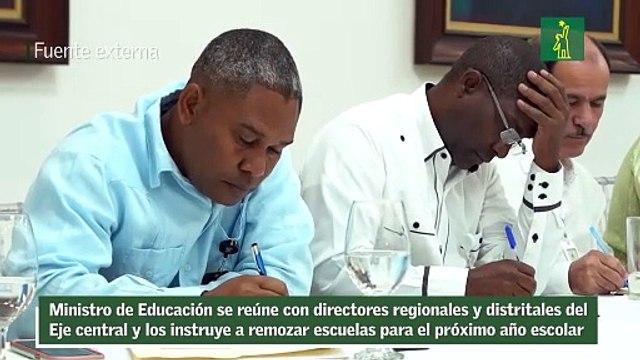 Ministro de Educación se reúne con directores regionales y distritales del Eje central y los instruye a remozar escuelas para el próximo año escolar