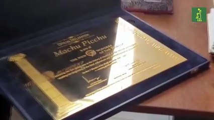 Aparece la placa de oro perdida que declaró Machu Picchu como maravilla del mundo