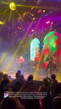 Night out στη Βίσση για το καστ του Grand Hotel - Η Γιολάντα Καλογεροπούλου αγκαλιά με τον Σβήγκο