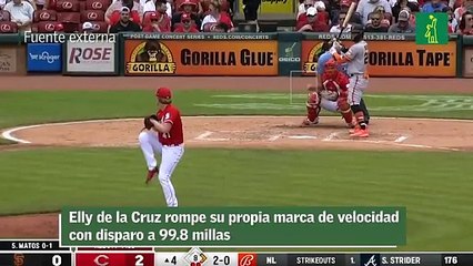 Elly de la Cruz rompe su propia marca de velocidad con disparo a 99.8 millas