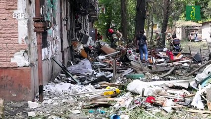 Sube a 11 el número de víctimas del ataque ruso contra la ciudad de Zelenski