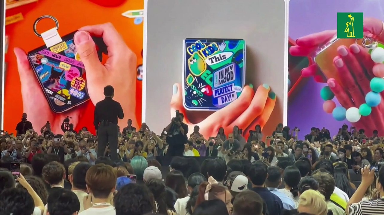 Samsung presenta en Seúl sus nuevos teléfonos móviles plegables, más ligeros y compactos