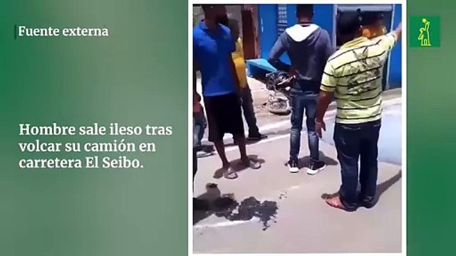 Hombre sale ileso tras volcar su camión en carretera El Seibo