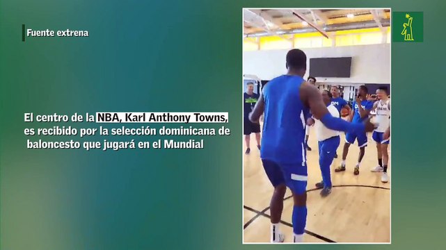 El centro de la NBA, Karl Anthony Towns, es recibido por la selección dominicana de baloncesto que jugará en el Mundial