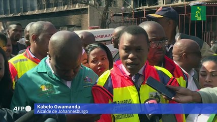 Incendio de un edificio en Johannesburgo deja más de 70 muertos