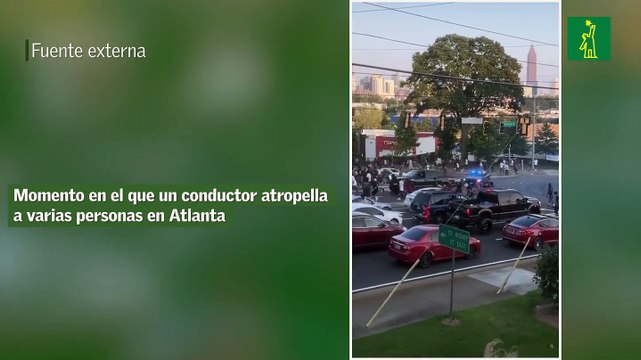 Momento en el que un conductor atropella a varias personas en Atlanta