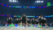 El haka del equipo de Nueva Zelanda antes del partido contra EE. UU.