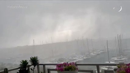 Un temporal sacude la costa mediterránea de España