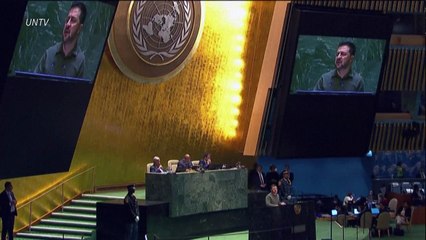 Zelenski invita a dirigentes del planeta a "cumbre mundial por la paz"