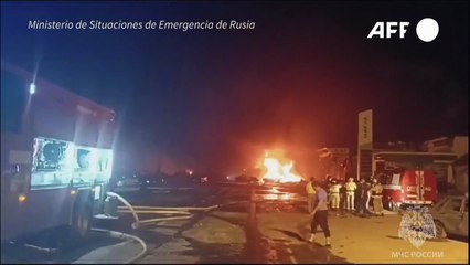 Al menos una treintena de muertos en un inmenso incendio en una gasolinera en Rusia