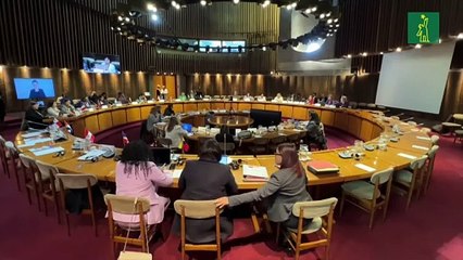 Ministra española de Igualdad afirma que "ninguna gran economía se sostendría sin las mujeres"