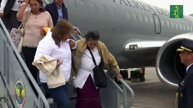 Dina Boluarte llega a Lima con un grupo de peruanos repatriados desde Israel
