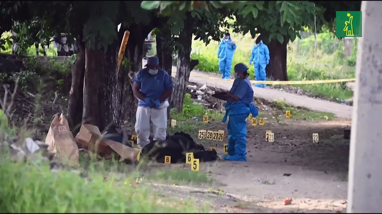 Mueren 24 personas, incluida docena de funcionarios policiales, en ataques armados en México