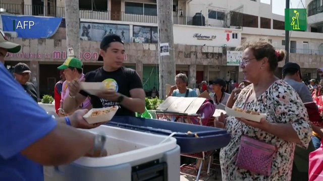 Acapulco intenta levantarse dos semanas después del azote de huracán Otis
